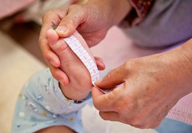 孩子长个先长脚?很多人不知道,孩子脚长和