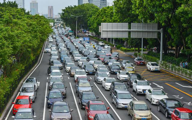全国堵车城市排名_高速堵车图片(3)