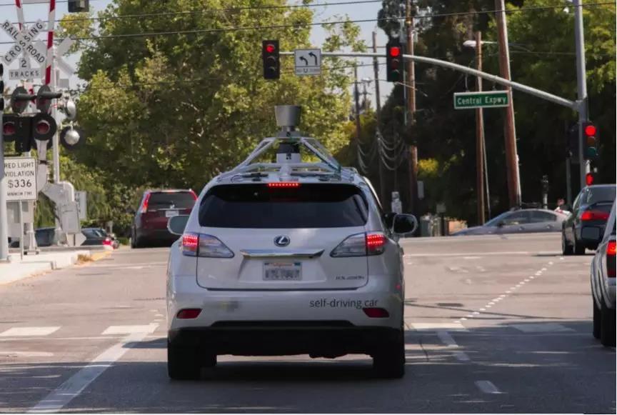 2017年4月至2018年11月的报告期内,这些车总共行驶了80739英里