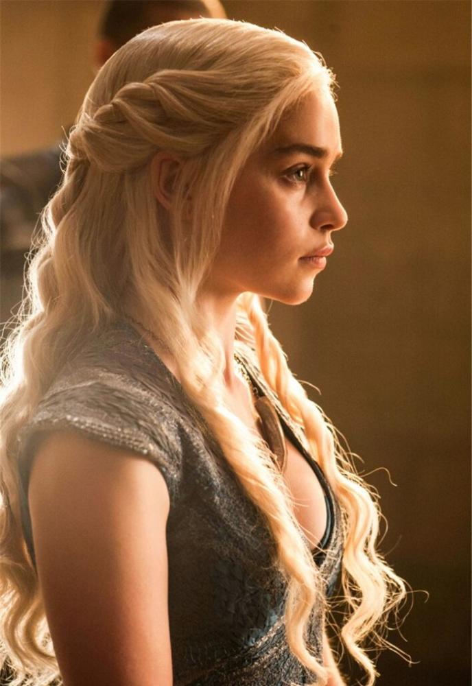 她重生到建国初的五十年代,从一朵伪白莲花,一路往黑莲花进化!