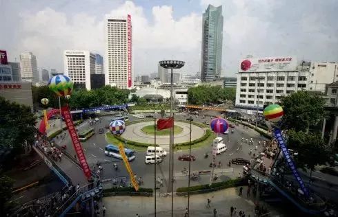 南京硬核机车潘西:90后,2套房,我活的很放肆!