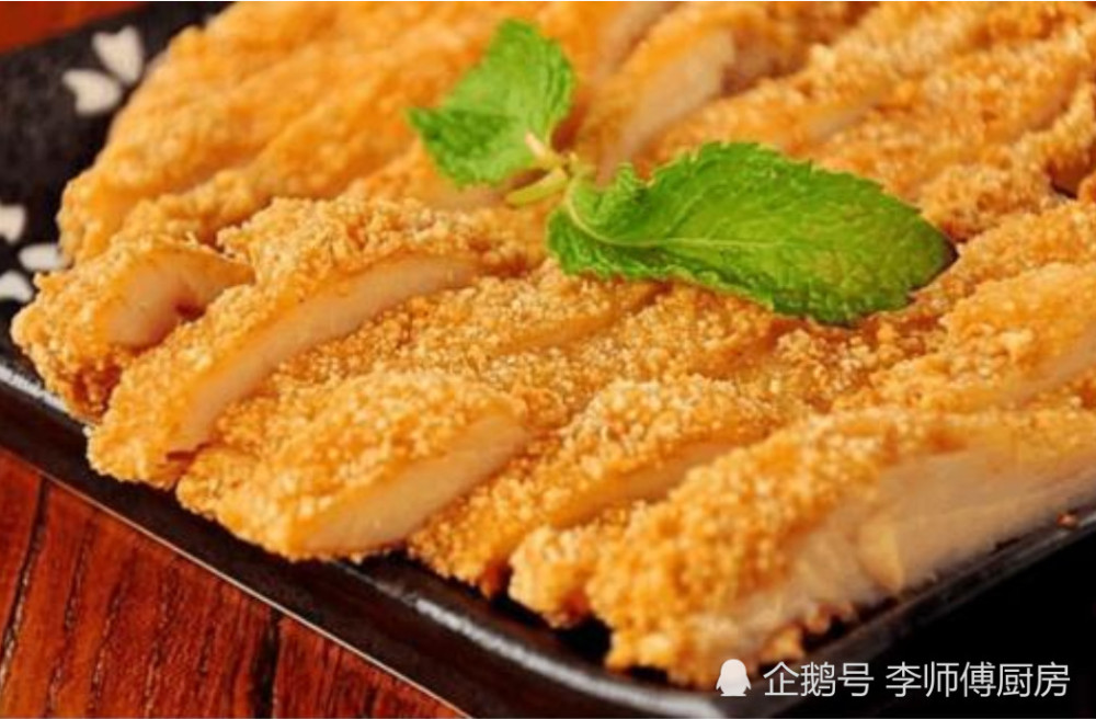 为何路边鸡排卖10元送饮料?说出原因引争议,老