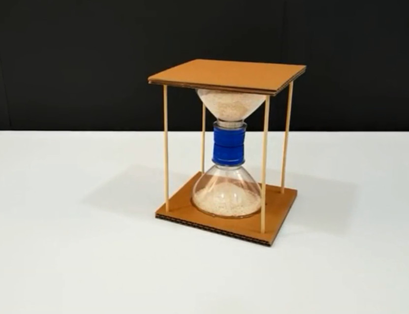 用可乐瓶制作好玩的沙漏 只需要这几步(视频)