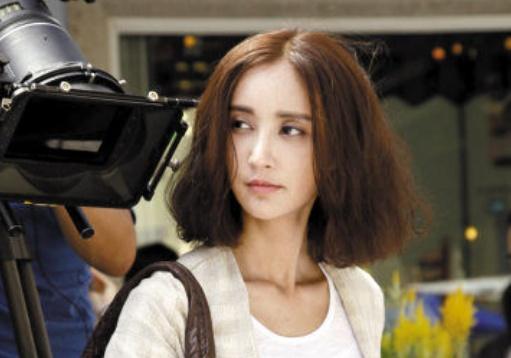 二姐近照,和老公同框秀恩爱,超有夫妻像