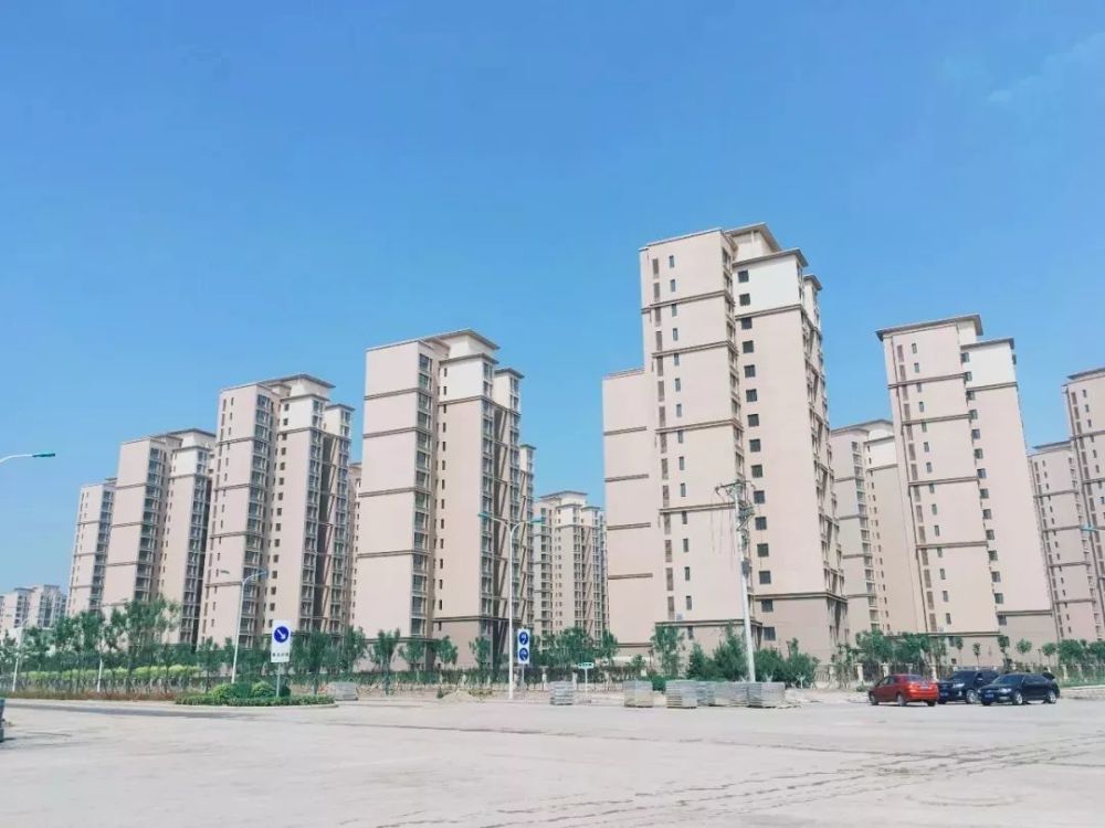 底价成交重现 实地,新城分获军粮城18万方土地