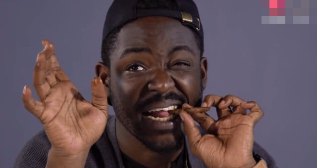 奇闻,外国小伙,挑战,死神辣条,被辣哭了