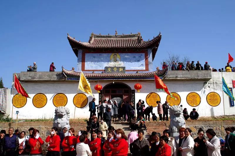 西马村文化庙会 人山人海火爆热闹