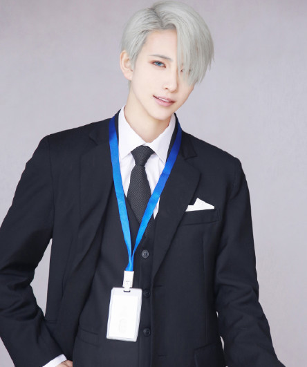 男装大佬熊祁回归自我,长发披肩女人味十足,网友:被骗好多年