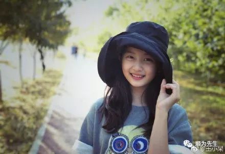 八字命理观察:黄磊女儿黄多多亭亭玉立