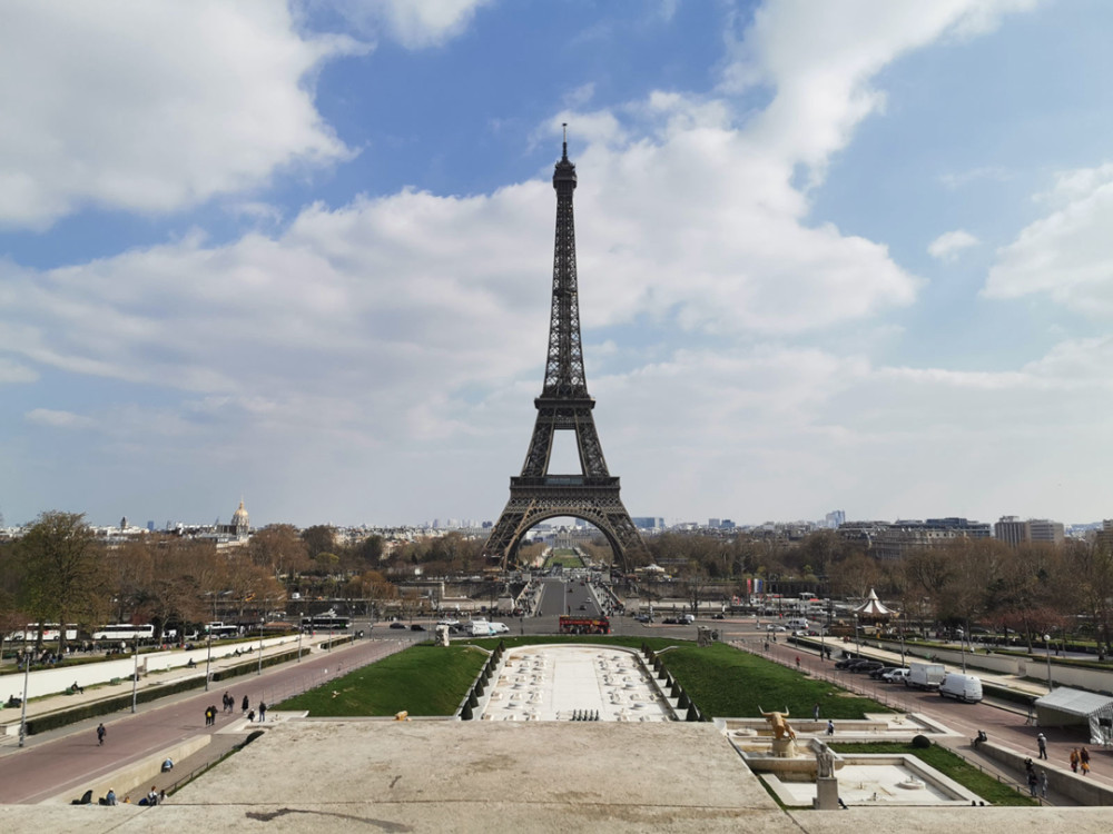 华为P30 Pro评测:屏幕不泛绿、相机强大 但价