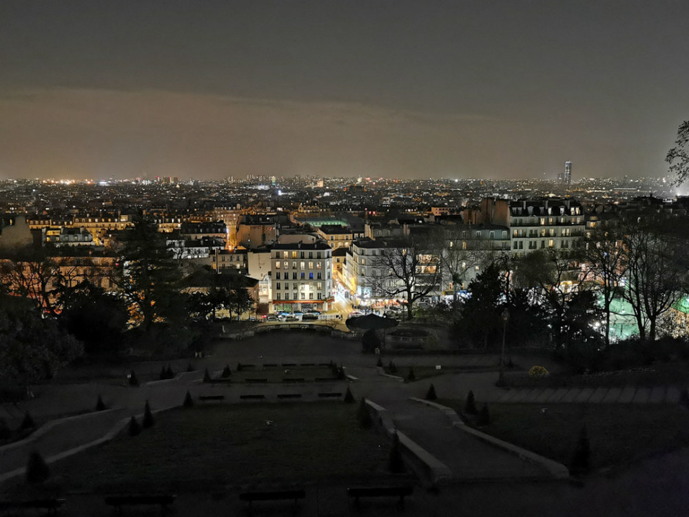 华为P30 Pro评测:屏幕不泛绿、相机强大 但价