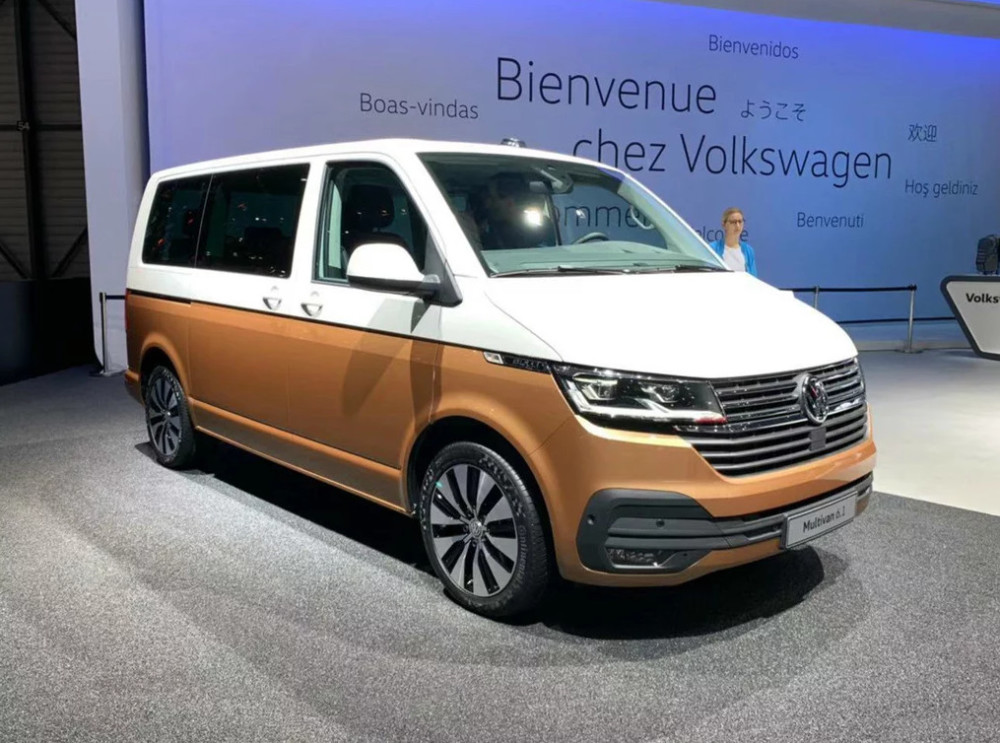 纯进口的大众mpv,双色车身配旋转座椅,气场不虚别克gl8!