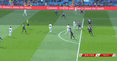 GIF-贝尔单骑闯关错失单刀良机 本泽马破门越