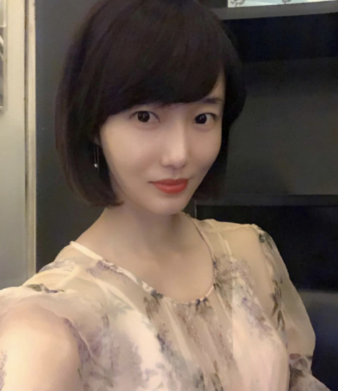 电音女王李贞贤今日大婚,晒婚纱照自曝:心里十分紧张