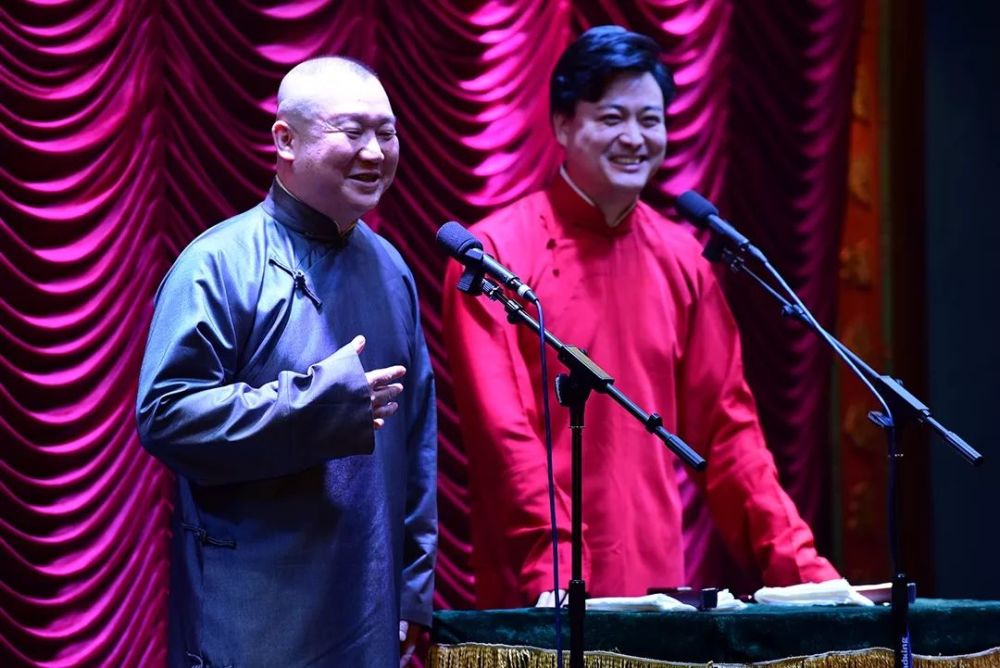 既有年轻演员的激情洋溢 也有青年演员的经验老道 到最后湖南本土笑星