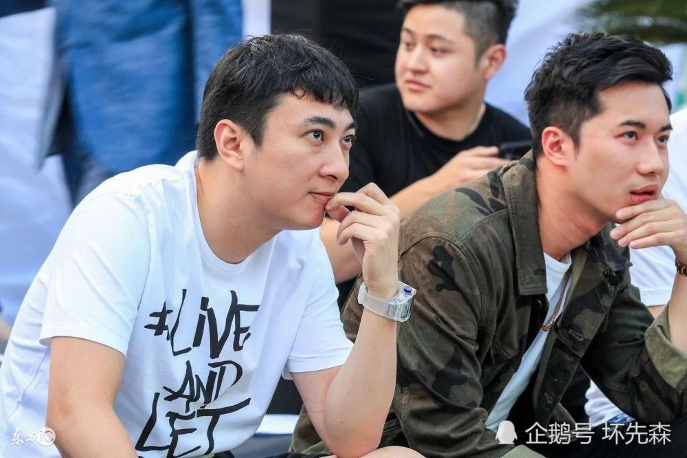 pdd秀出自己的天价游戏账号,直言只有王思聪才是他的对手