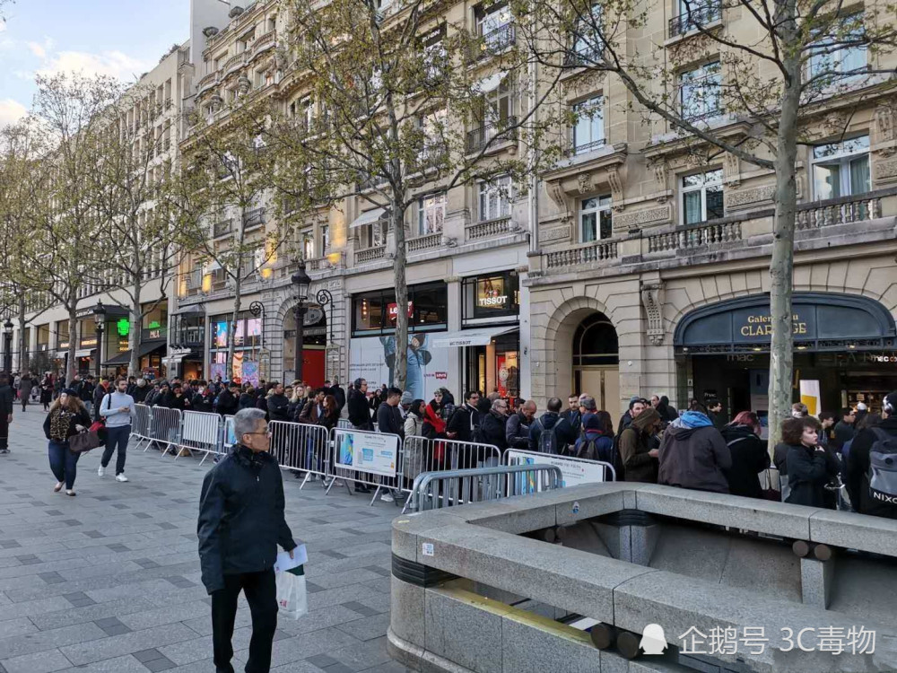 华为P30欧洲亚洲遭遇排队疯抢 全年订单或超