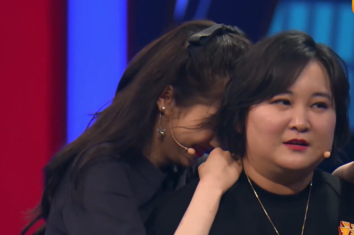 斯外戈模仿鹿晗,关晓彤害羞不敢看,贾玲的解围方法太机智了