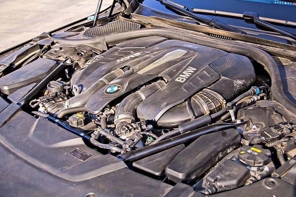 试驾宝马750li xdrive:请一定珍惜v8发动机