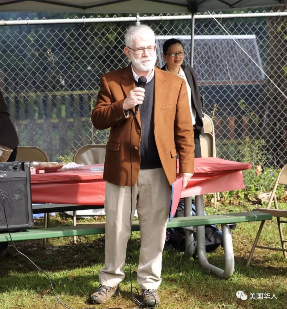 美国小城的清明节,市长带领市民给百年前华人