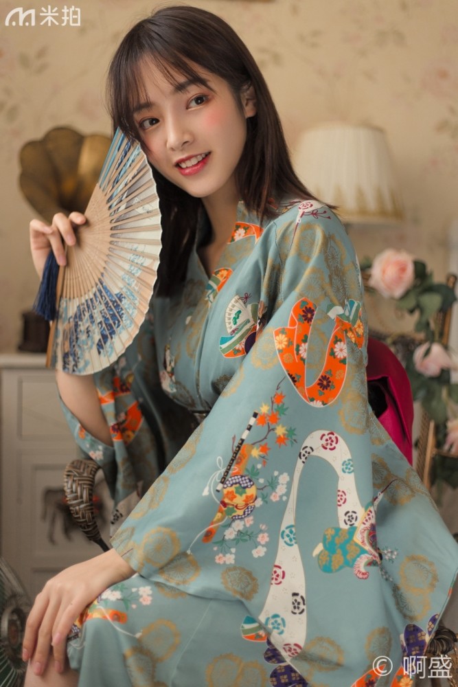 超可爱的和服小姐姐拍写真,每个角度都无懈可击