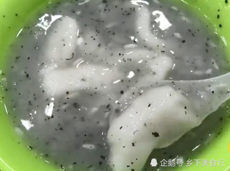 武漢六十年的小吃店，匯聚幾十種當(dāng)?shù)孛朗?，價格實在食客每天排隊(圖5)