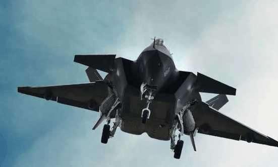 歼20隐身性能不如F22?雷达上F22像飞鸟,歼20