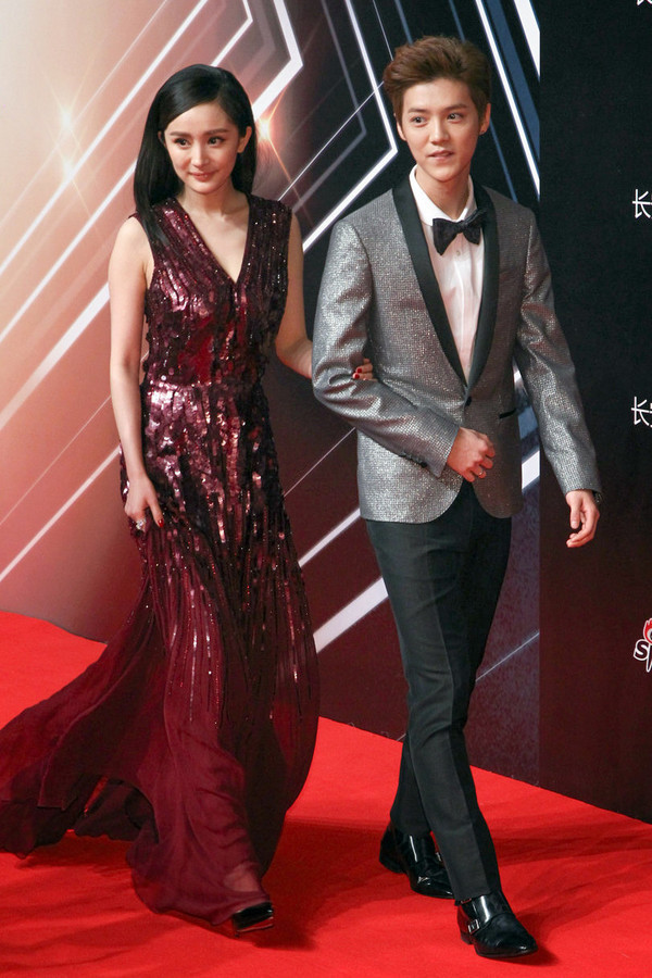 杨幂和鹿晗一起走红毯,这画面实在太美,网友:鹿晗更好看一点