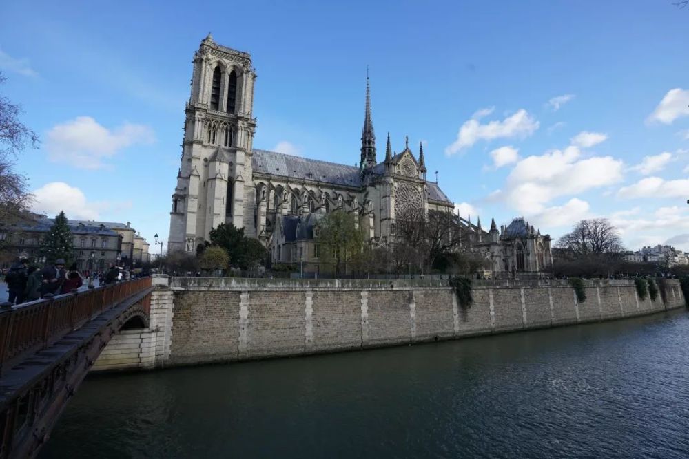 巴黎圣母院大火:这世上没有什么是永垂不朽的