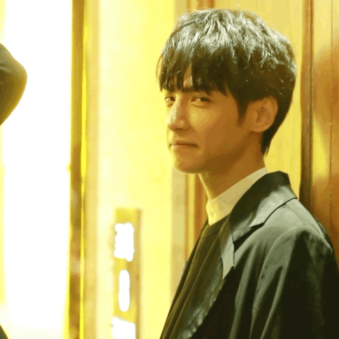 罗云熙|他是娱乐圈最大谜团：帅到惨绝人寰，为什么老被女人抛弃？