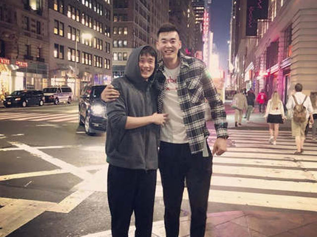 李慕豪合影小丁引猜测?发文称已到决定时刻