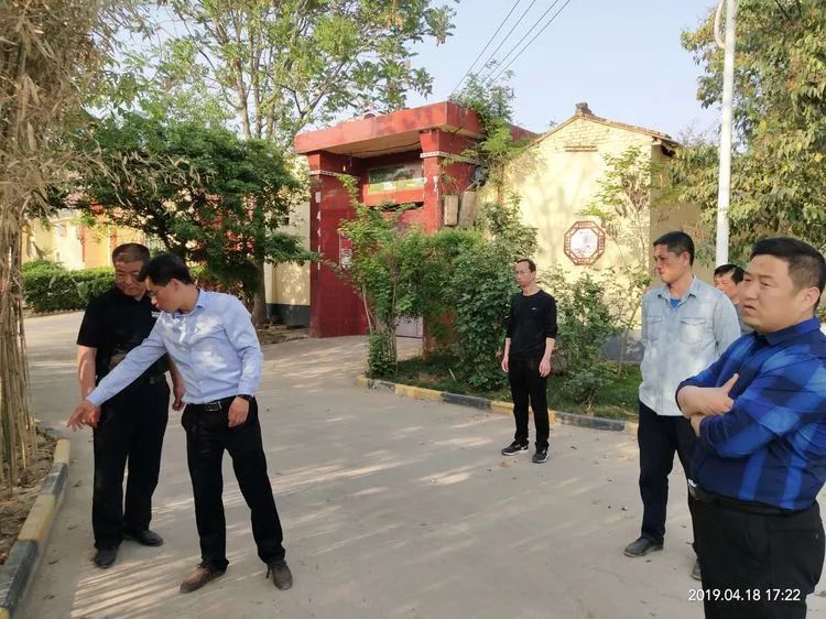 新兴街道全力推进人居环境整治工作