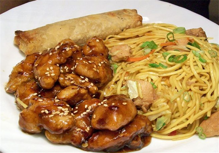 比起传统中国食物 美国人更喜欢美式中餐