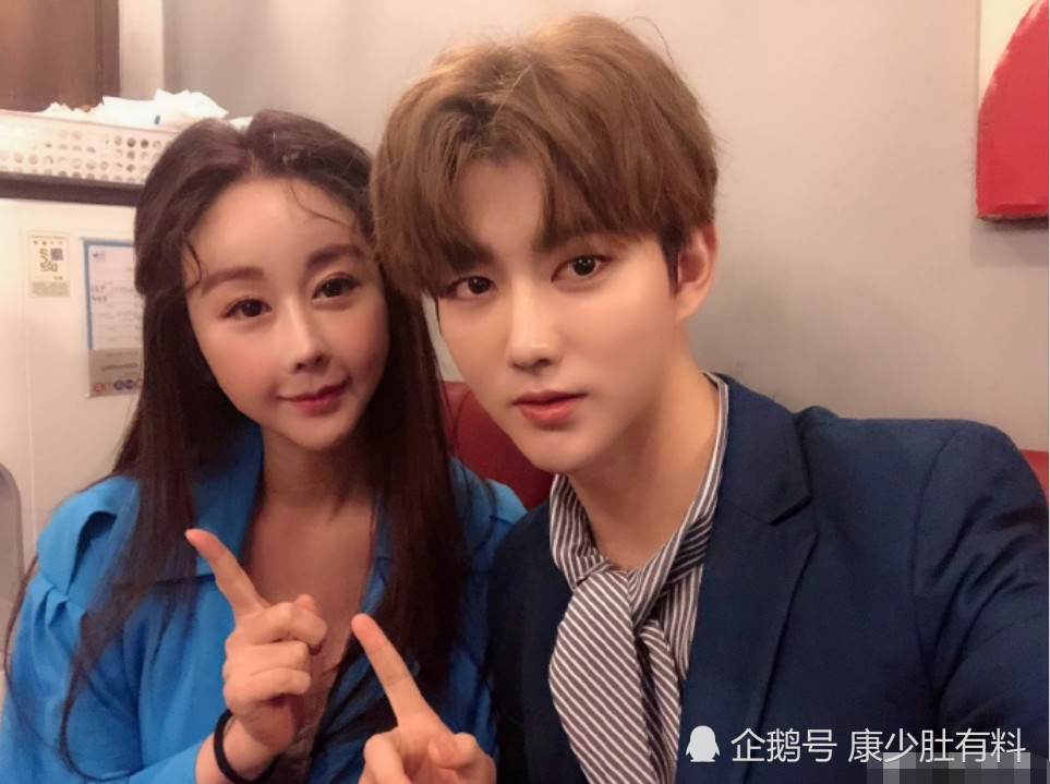 咸素媛年轻时有多美?当看清她与苏有朋合影的