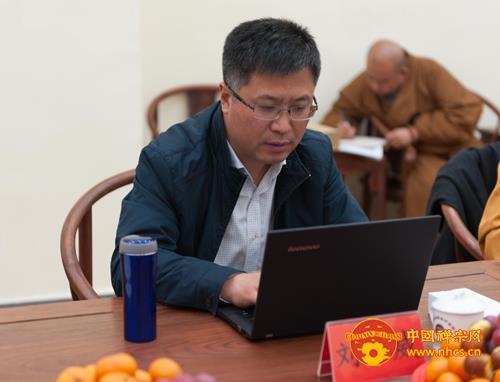 中国佛教协会秘书长刘威,中国佛教协会副秘书长宏度法师和中国佛教