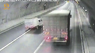 当时正值晚上11点左右