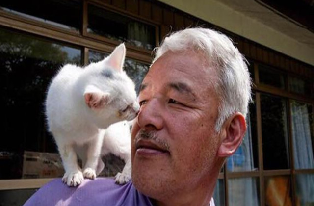 日本核辐射区有一老人,照顾变异小动物6年,却被盼早死