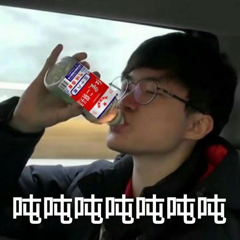 rookie谈冠军皮肤为何选妖姬:想把faker最爱的抢走