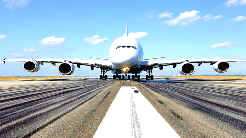 机身有8层楼高,你觉得它一次能坐下多少