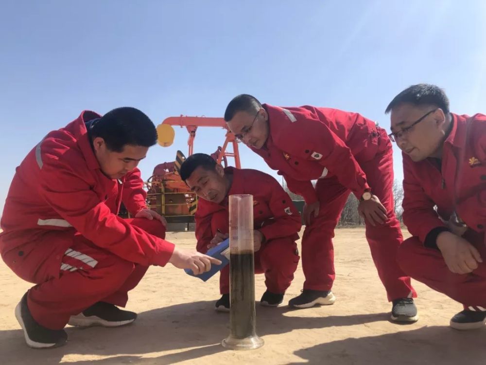 杏子川采油厂天天抓日日盯时时讲抢抓生产黄金季
