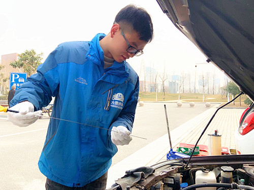 意想不到汽车保养技师一天的工作竟是这样