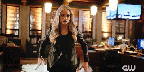 闪电侠女主角凯特琳新造型亮相第六季剧情彻底转变