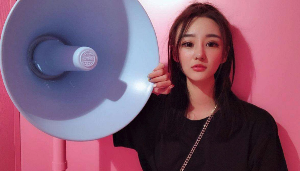 奥咪咪新纹身惹争议,网友表示大惑不解:为何纹的是别的男生 - 游戏 - 