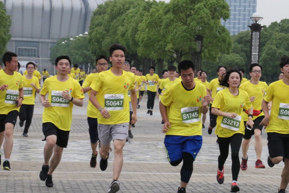 2019江苏大学生马拉松联赛东南大学校园马拉松起跑