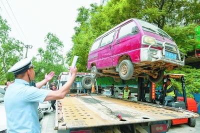 北京两个月清理1685辆"僵尸车"