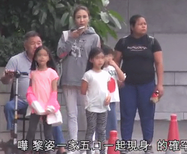 黎姿|黎姿晒十岁双胞胎女儿庆生照，穿小花裙露侧脸根本是“迷你黎姿”