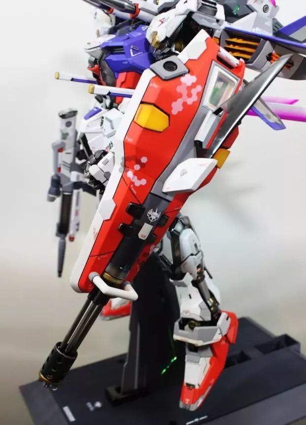 模玩控:pg 1/60 全涂装强袭高达i.w.s.