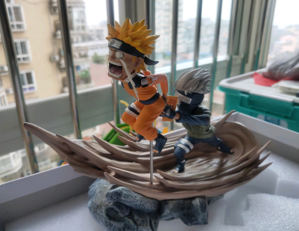 小伙秀卡卡西千年杀手办,鸣人表情太过经典,网友:看着就痛