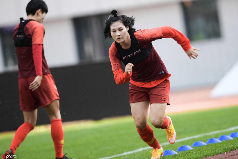 罗桂平搭上女足世界杯末班车原本这次从国内出发前往法国最后集训的