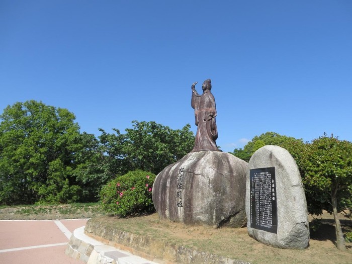 大家丨韩国的望夫石望着日本,日本的望夫石望着韩国
